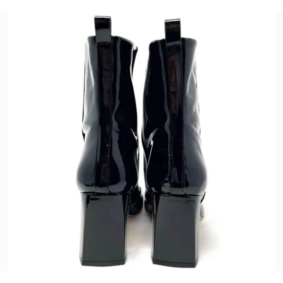 Good American Black Patent Leather
Boots Size 5.5 Square Toe. NEW IN BOX - Picture 10 of 13